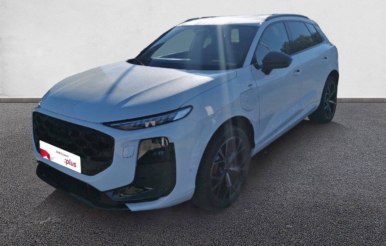 AUDI Q3 HYBRIDE HYBRIDE 272 CH AUTOMATIQUE 2 ROUES MOTRICES S LINE