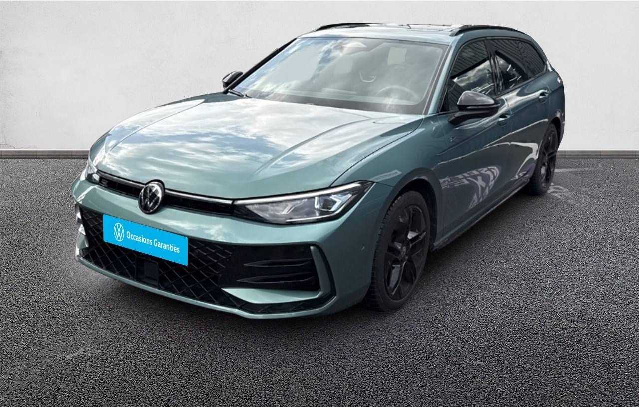 VOLKSWAGEN PASSAT ESSENCE 150 CH AUTOMATIQUE 2 ROUES MOTRICES R-LINE