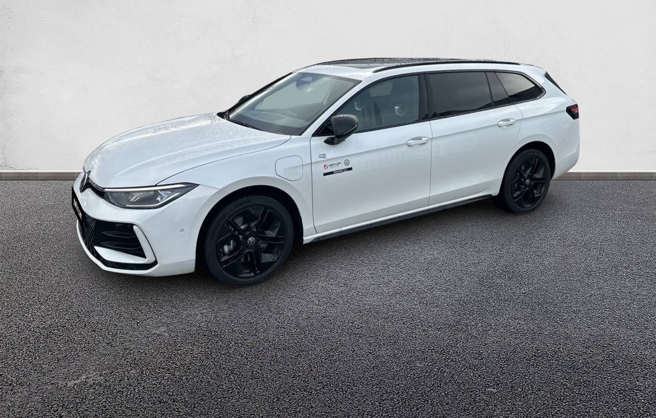 VOLKSWAGEN PASSAT HYBRIDE 272 CH AUTOMATIQUE 2 ROUES MOTRICES R-LINE