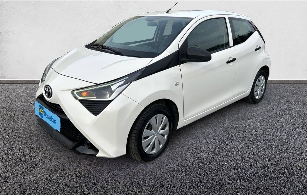 TOYOTA AYGO ESSENCE 72 CH MANUELLE 2 ROUES MOTRICES X